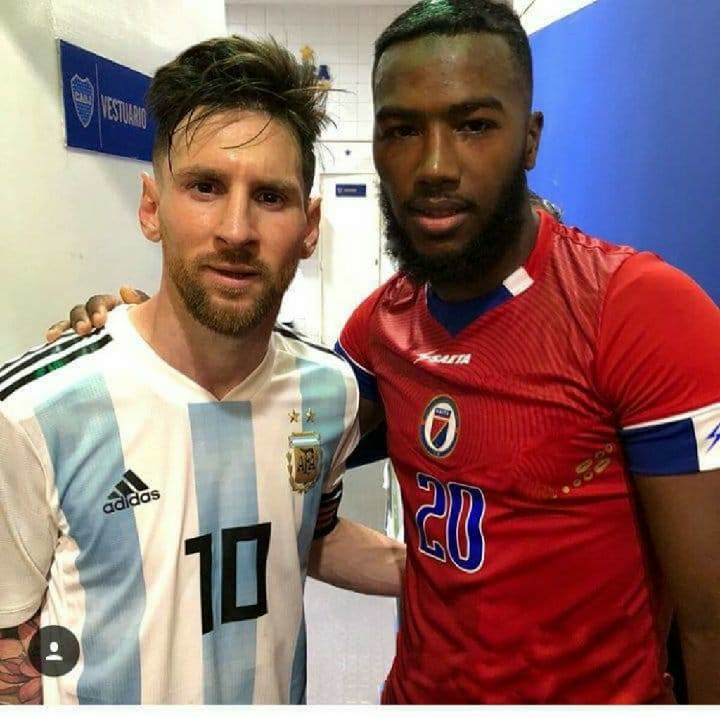 Vestiaire Lionel Messi et Duckens Nazon